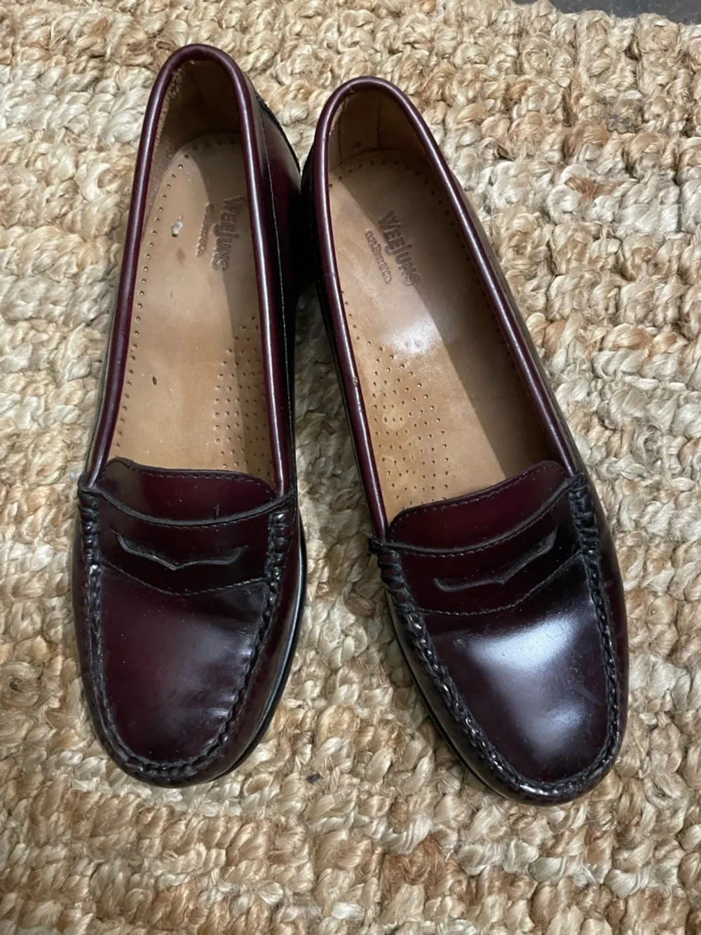 Bass weejuns Women's Deep Burgundy Leather Penny Loafers - Picture 1 of 4